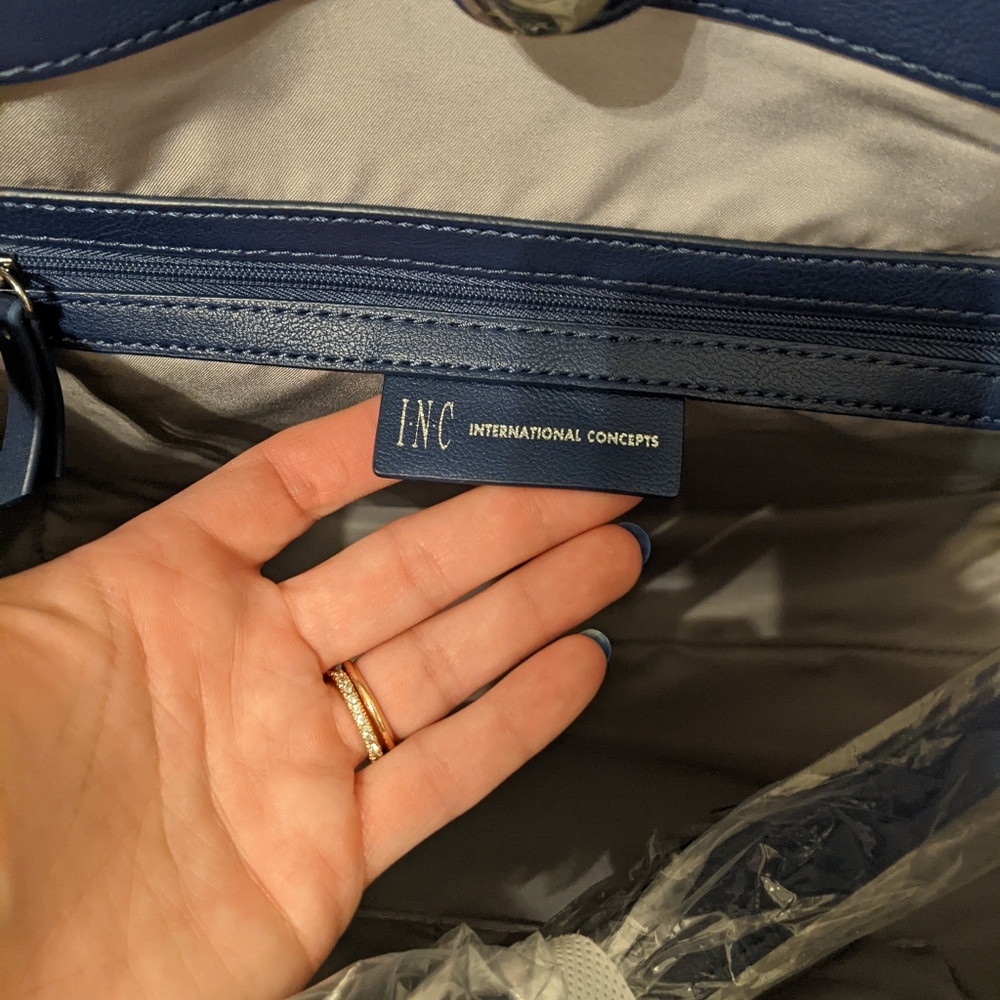 NWT INC NAVY BLUE AND RED TOTE BAG - Picture 5 of 5